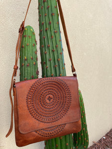 Large Saddle Crossbody