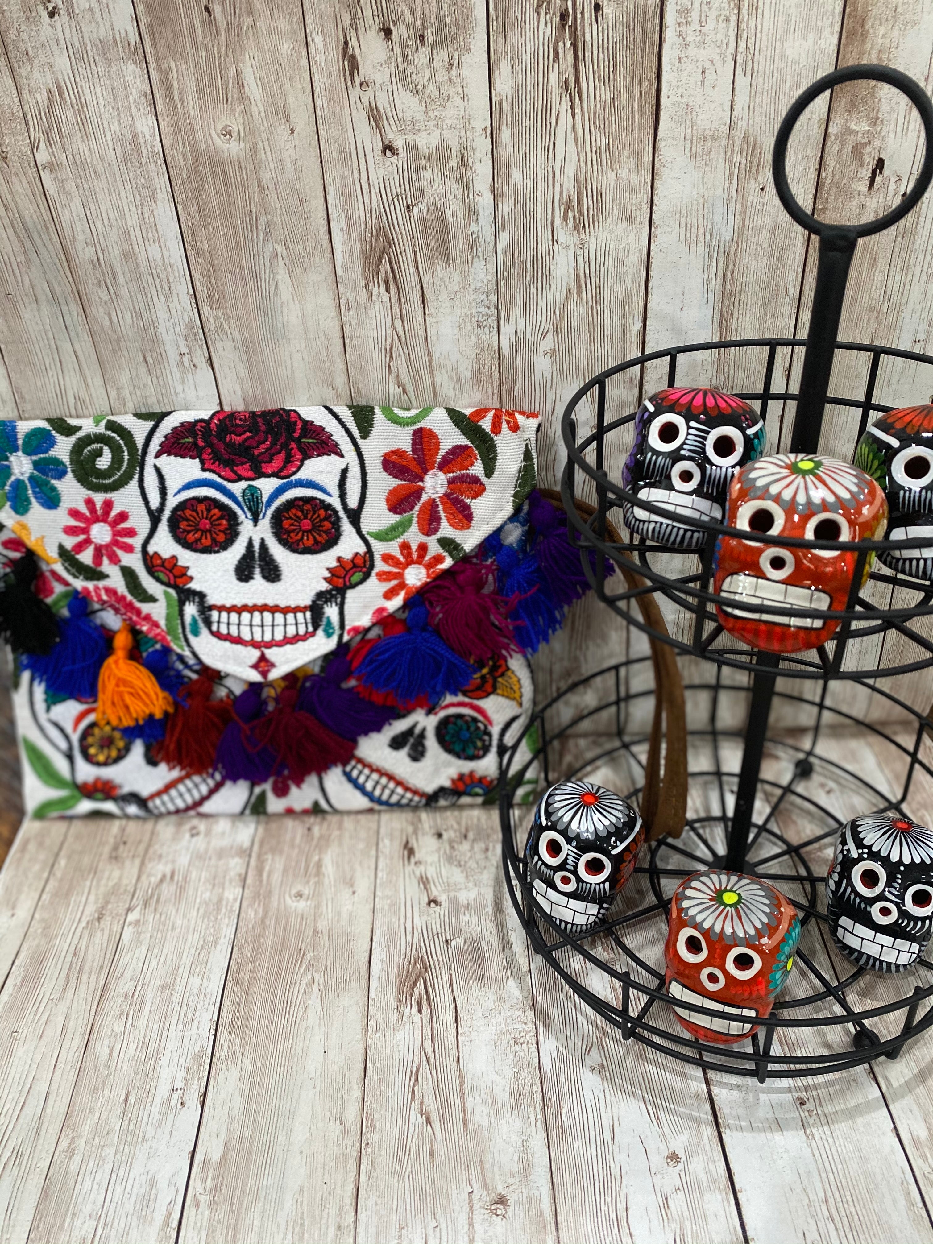 Calavera wristlet (White)